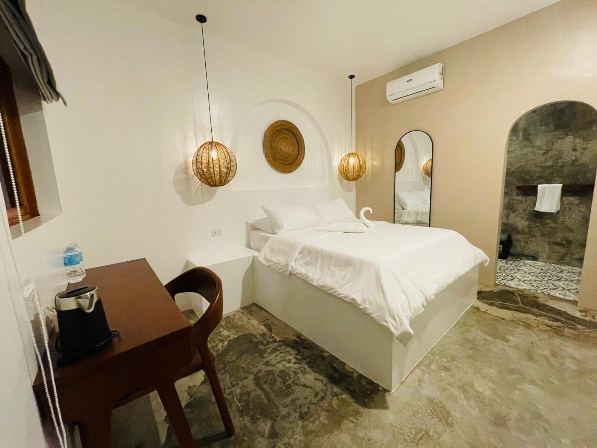 Maayong Hostel (Adults Only) Moalboal Extérieur photo