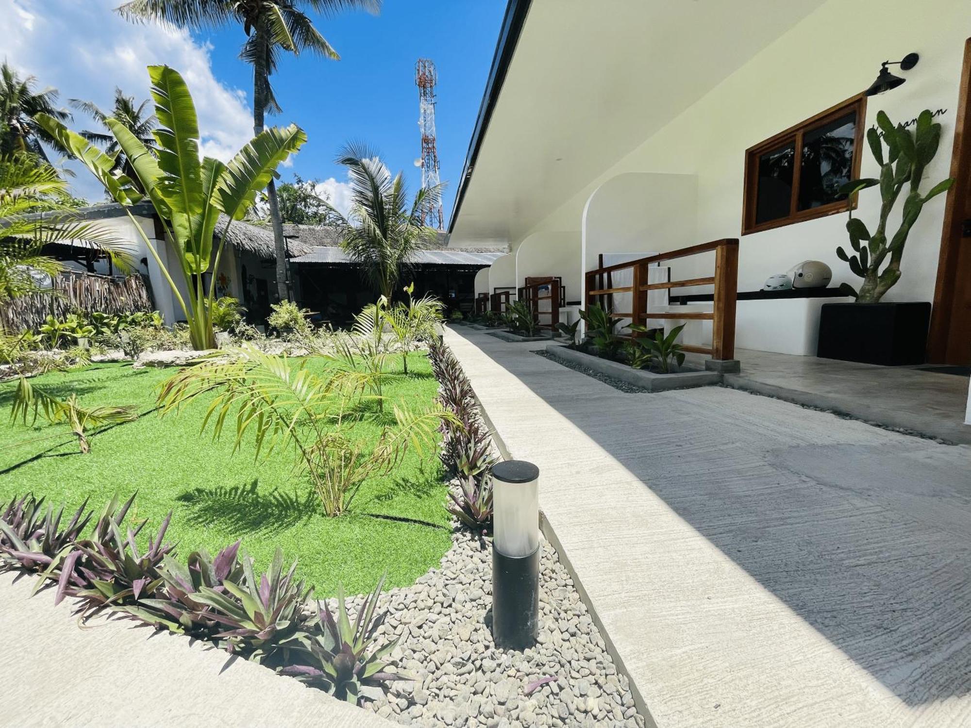 Maayong Hostel (Adults Only) Moalboal Extérieur photo