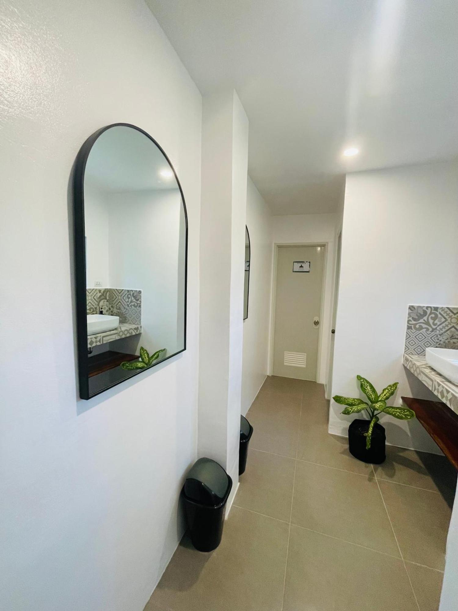 Maayong Hostel (Adults Only) Moalboal Extérieur photo