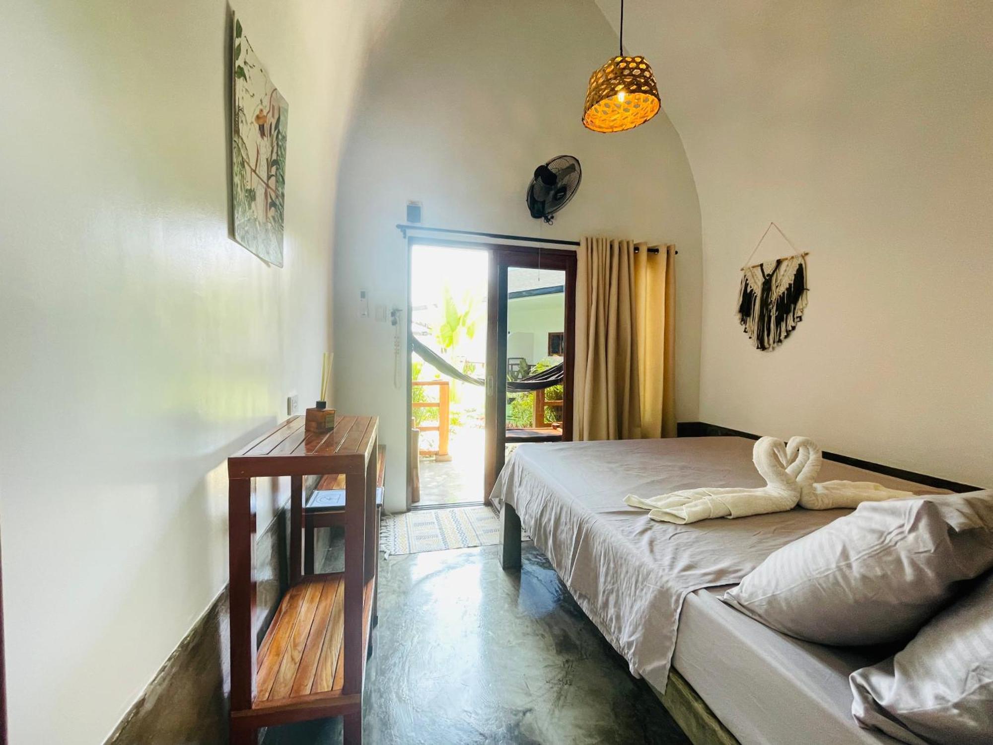 Maayong Hostel (Adults Only) Moalboal Extérieur photo