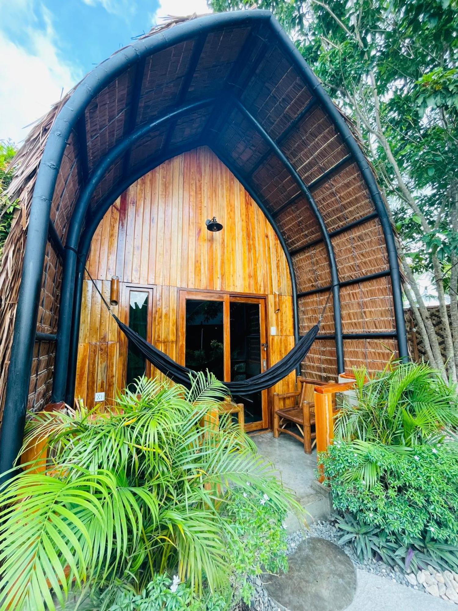 Maayong Hostel (Adults Only) Moalboal Extérieur photo
